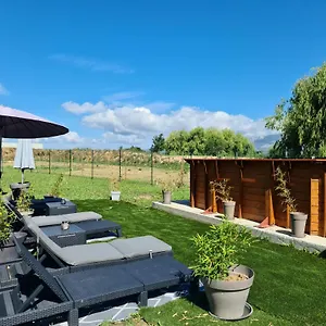 Mas Gabelys Propriété Privée Avec Parking Ds Jardin Clos Et Terrasse Avec Superbe Vue Ste Victoire , Trets France